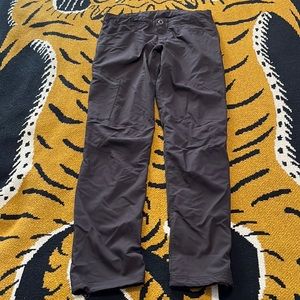 Patagonia Black Quandry Pants. Size 6